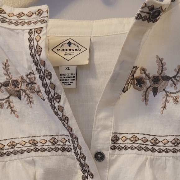 St. John's Bay Cream XL Women's Blouse with tan floral embroidery - Picture 5 of 8